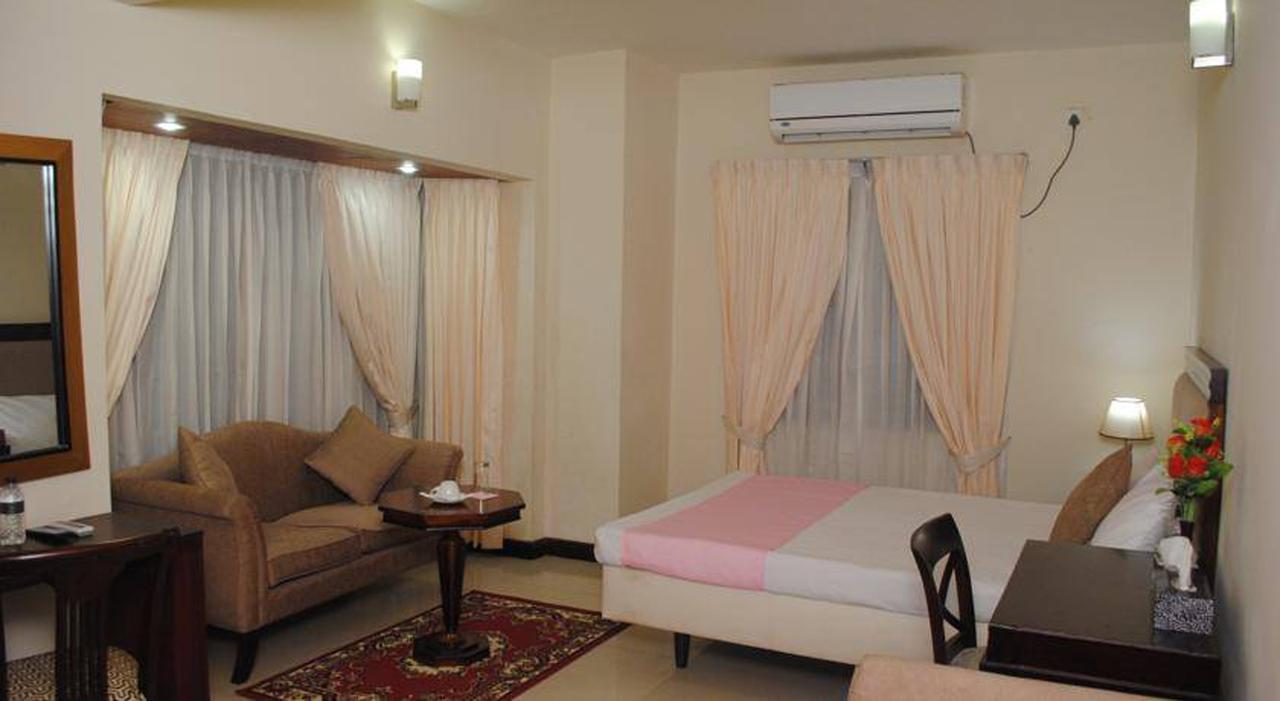Hotel Tea Tree & Resort Dhaka Exteriör bild